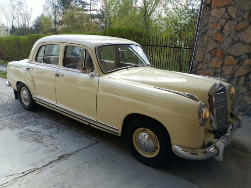 MERCEDES BENZ 220 A Ponton
